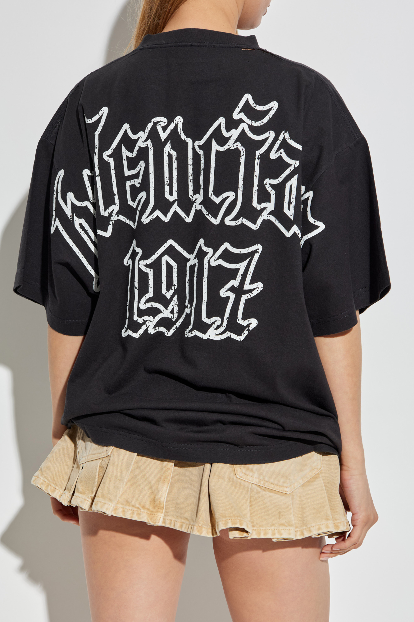 Black T-shirt with a vintage effect Balenciaga - Vitkac Italy